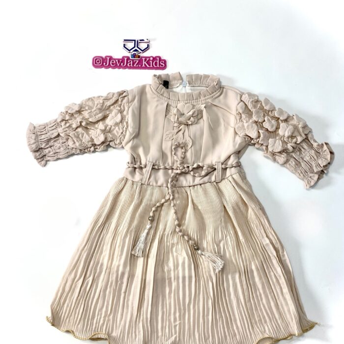 PLEATED DRESS WITH PUFFED SLEEVES AND ROPE