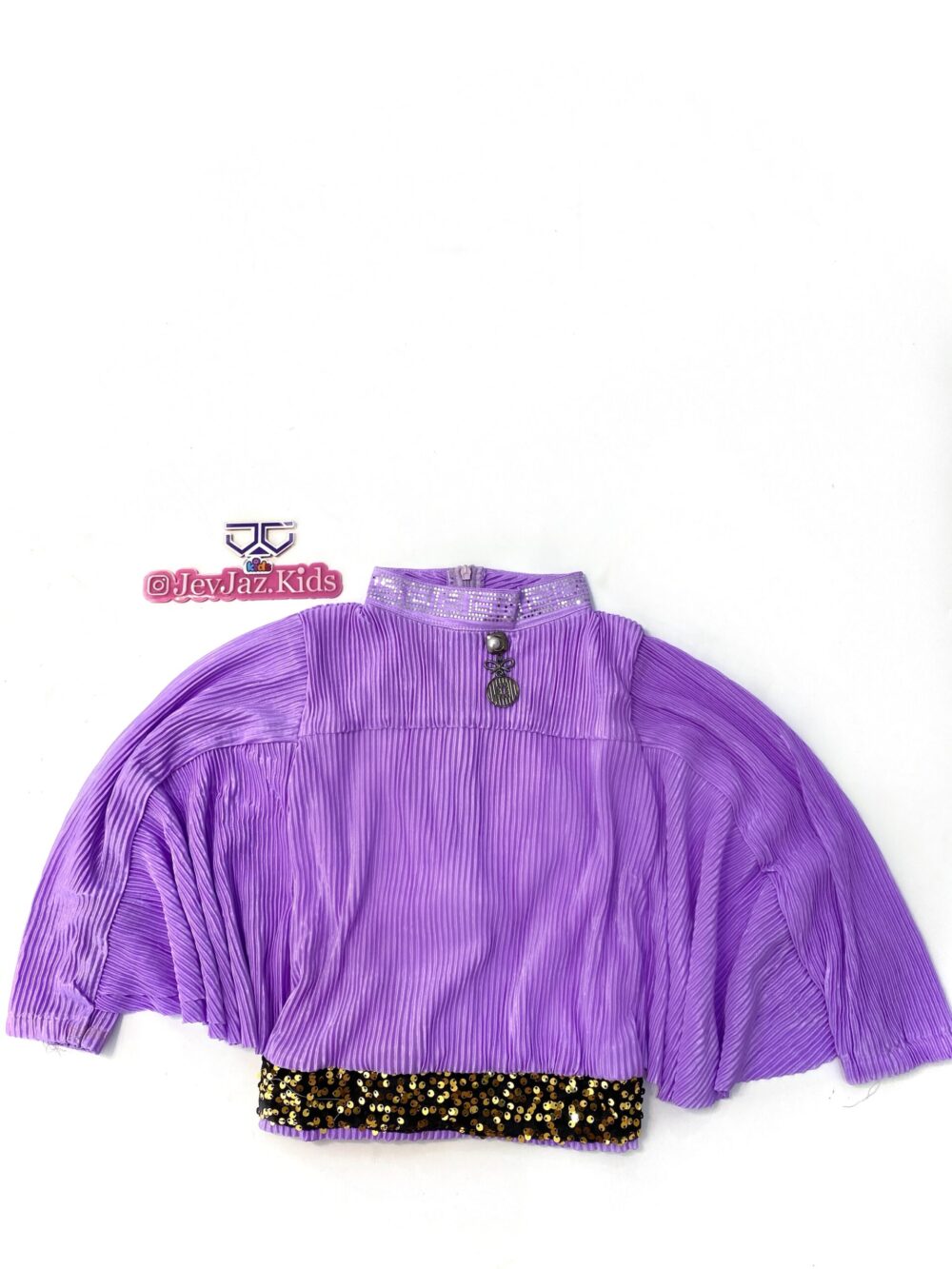 CAPE SLEEVE WITH PLEATED FABRIC & SEQUENCE BAND(Lilac)