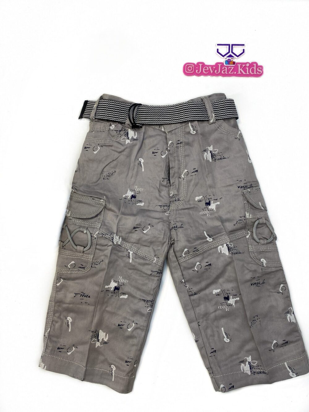 3 QUARTER SHORT WITH BELT (Grey)