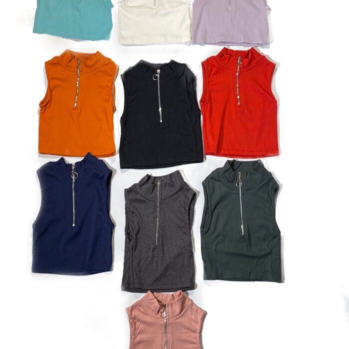 SLEEVELESS CROP TOP WITH ZIP