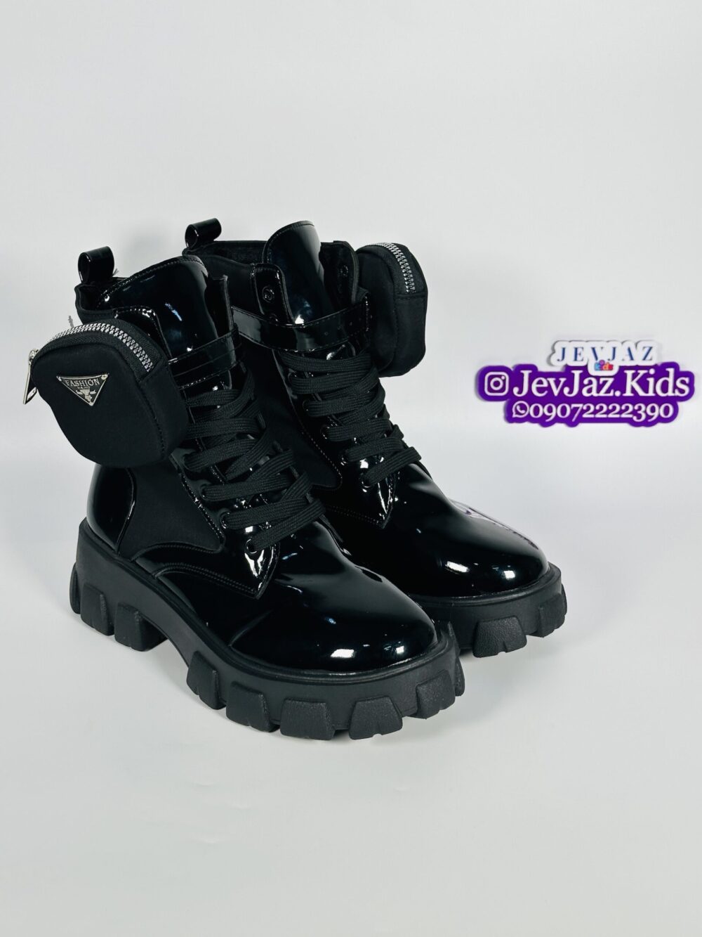 BLACK BOOT (Pocket) - Image 2