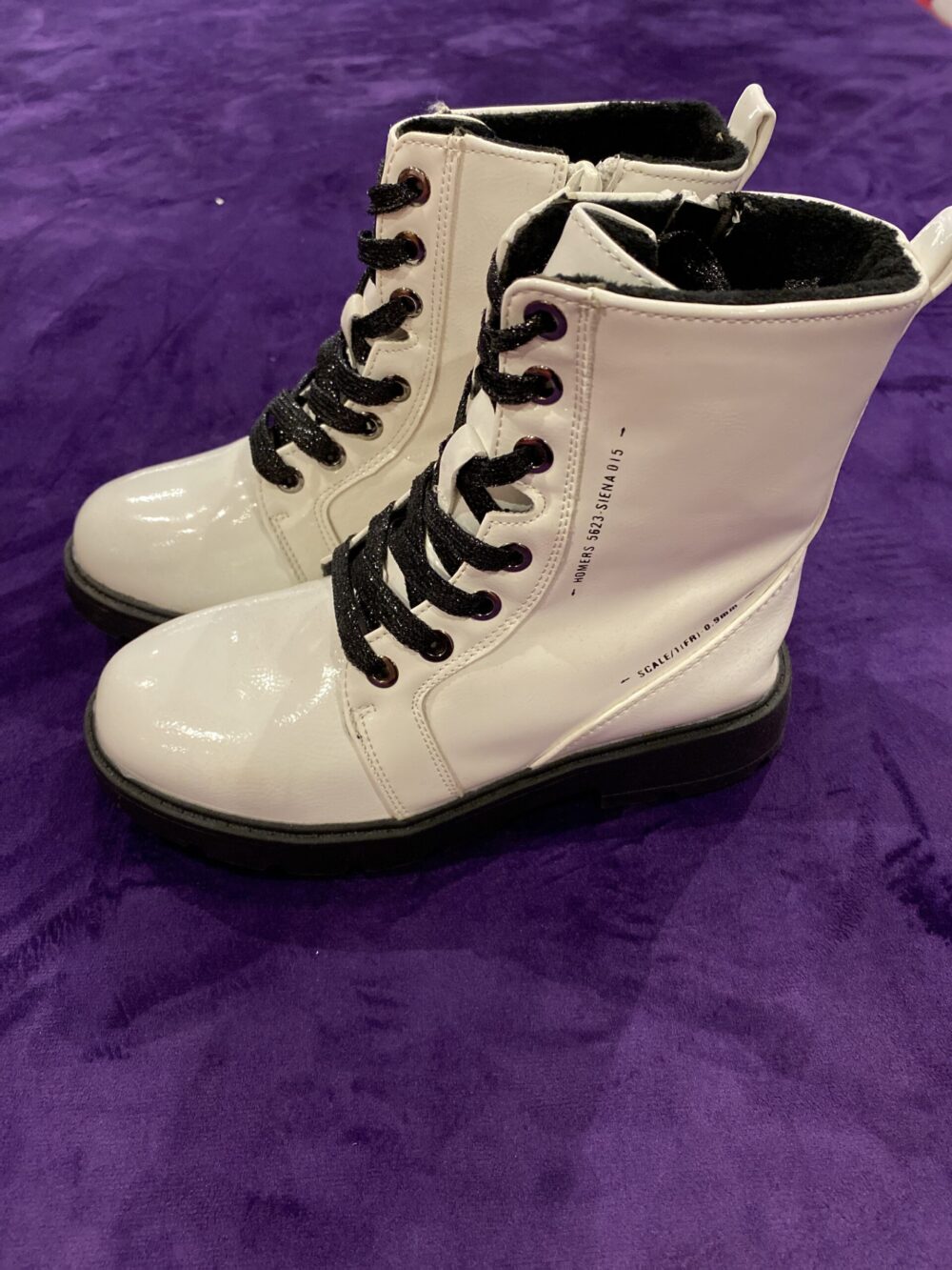 KDX WHITE BOOT (HOMERS)