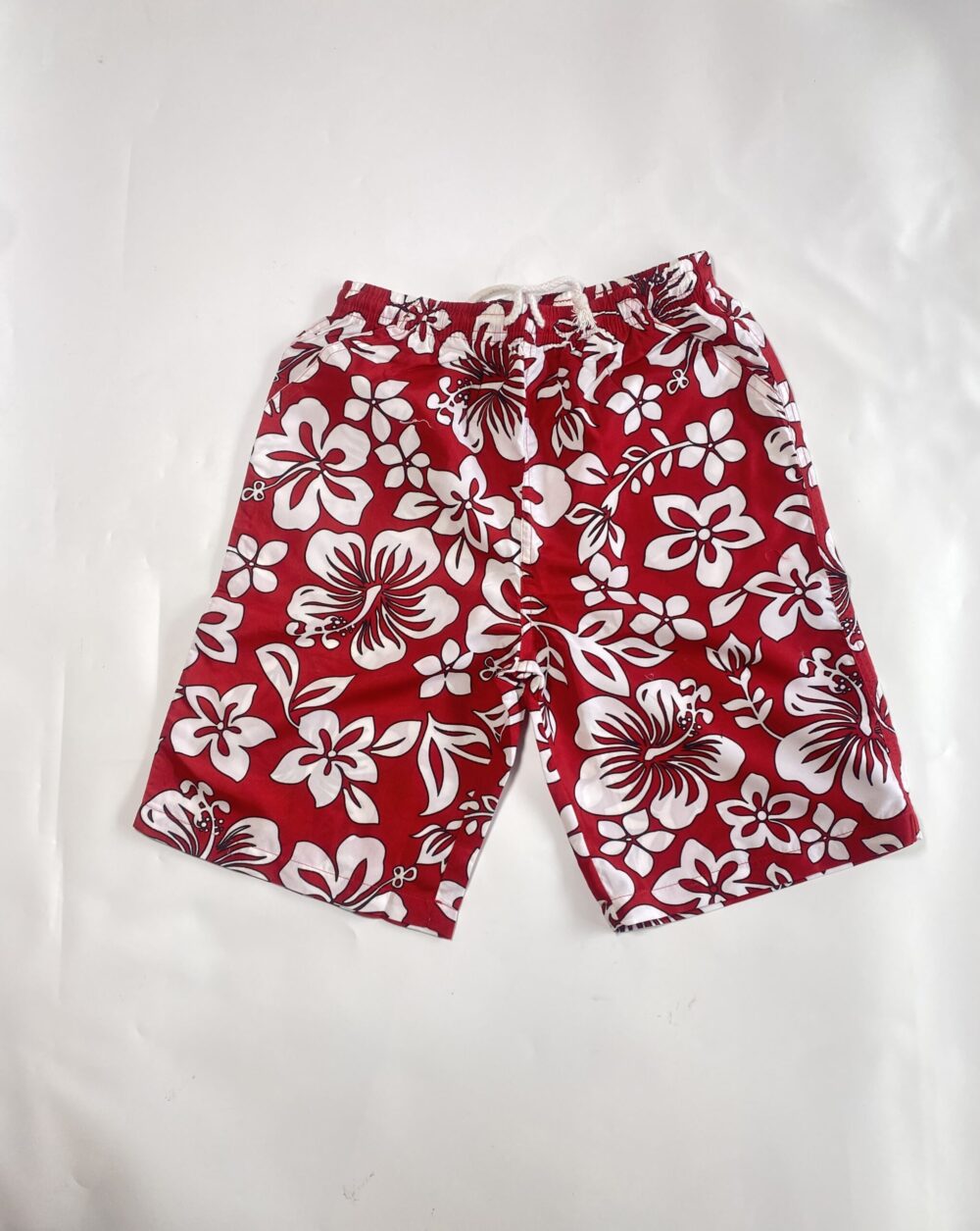 RED FLORA/WHITE SWIM SHORT