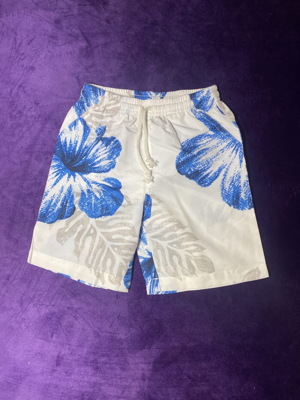 WHITE/BLUE FLOWER SWIM SHORT