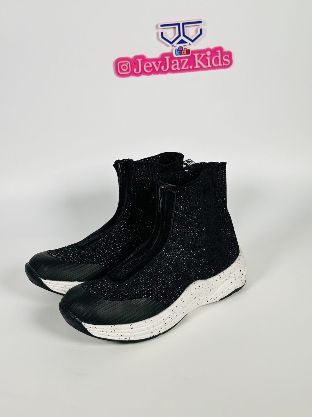 THE ROCK (STRETCH) SNEAKERS - Image 2