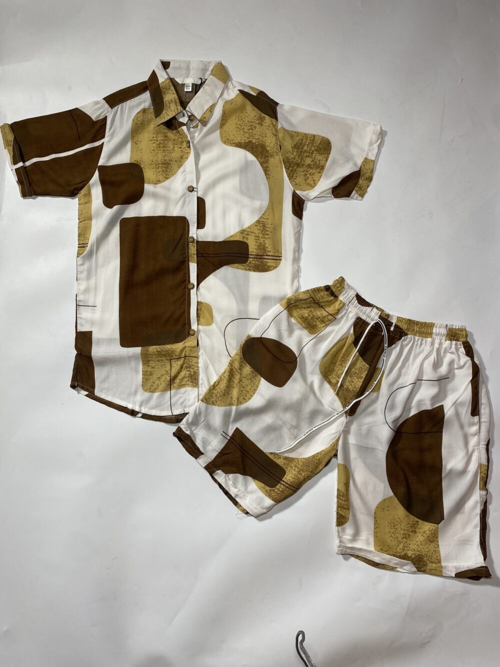 2PCS 3 TONE GOLD AND BROWN SHORT AND SHIRTS