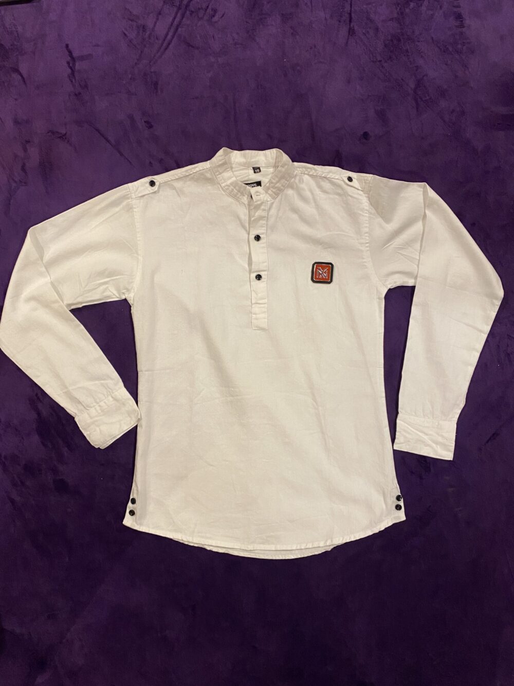 NATIONAL GEOGRAPHIC PLAIN WHITE LONG SLEEVE