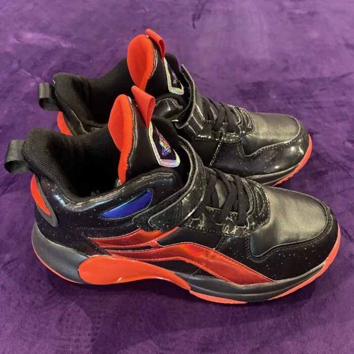 KID'S BASKETBALL SNEAKERS