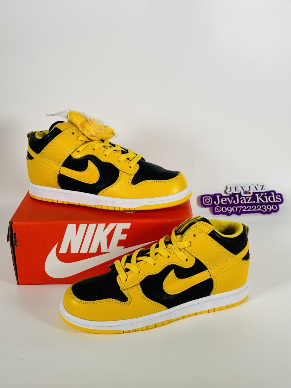 NIKE "Yellow"