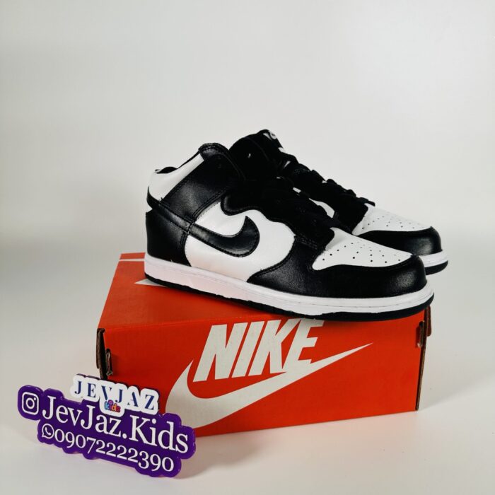 NIKE "Black"